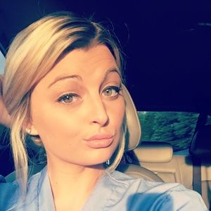 Meet your Posher, Devin